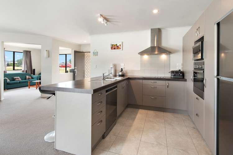 7 Sando Way One Tree Point_8