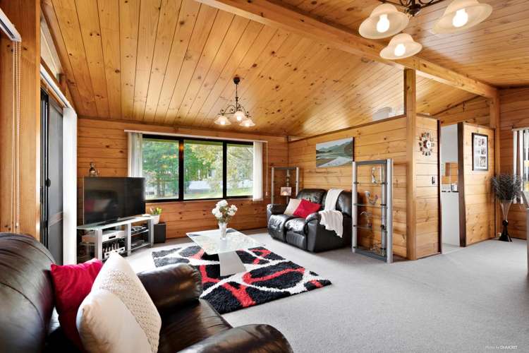 20 Paulownia Place Totara Heights_13