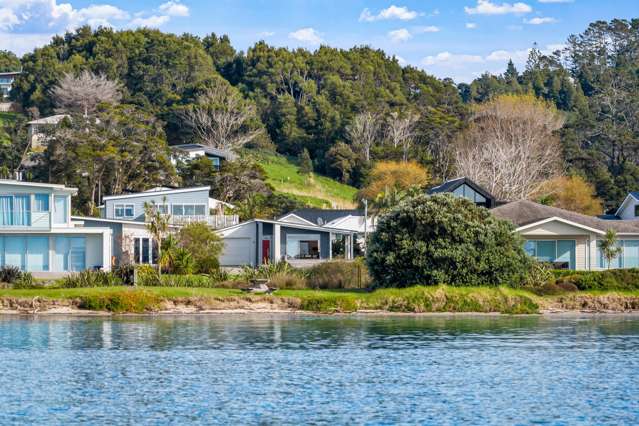 Coastal Living, Refined.