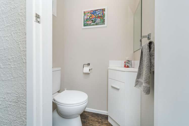 1 Williams Terrace Fitzherbert_19