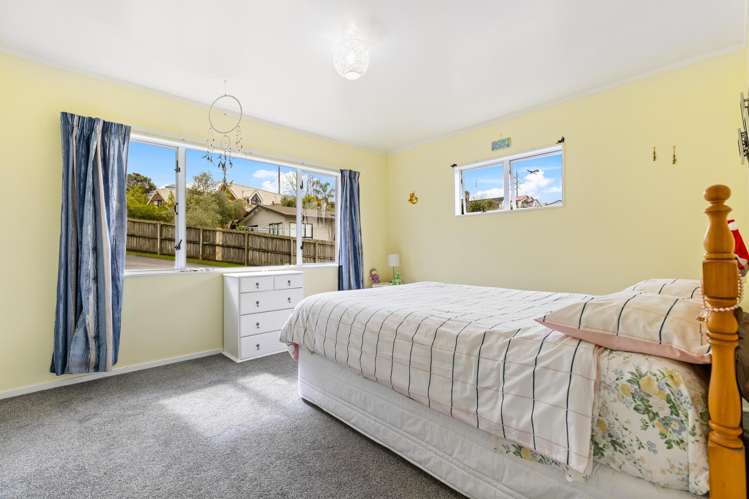 1/8 Atlantis Place Totara Vale_13