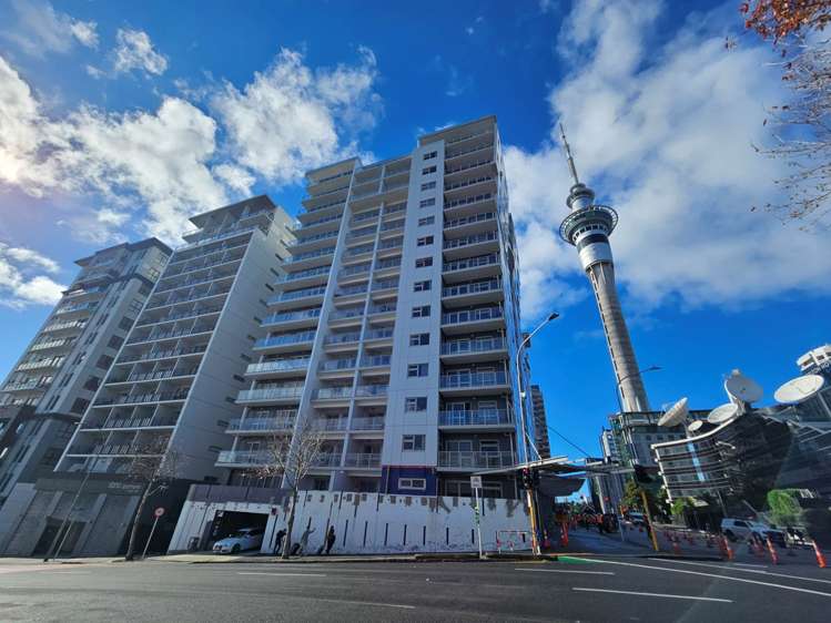 12G/135 Victoria Street West_1