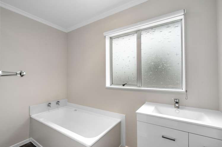 2/51 Douglas Street Grasmere_12