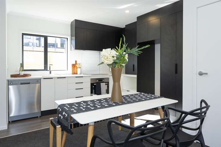 6/12 Charlemont Street Whitiora_1