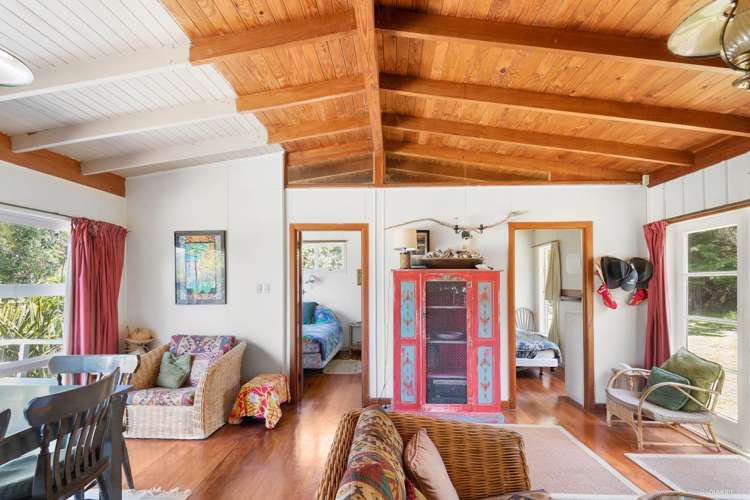 15 Moureeses Bay Road Whananaki_14