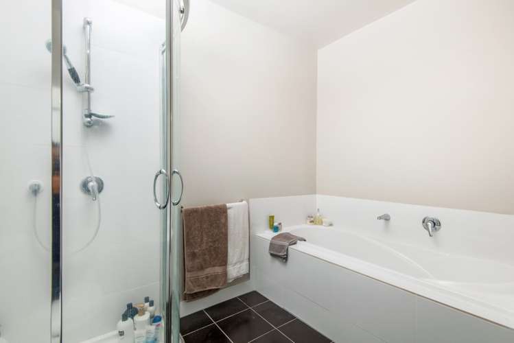 17 Riverglade Parkway Te Atatu South_18