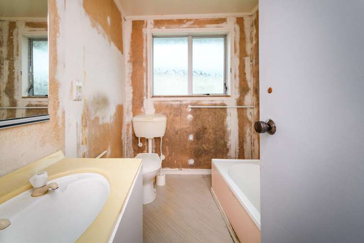 2 Tiller Close Kelvin Grove_11