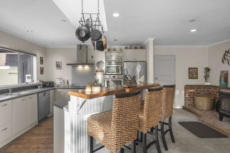 34 Pencarrow Crescent Wainuiomata_24