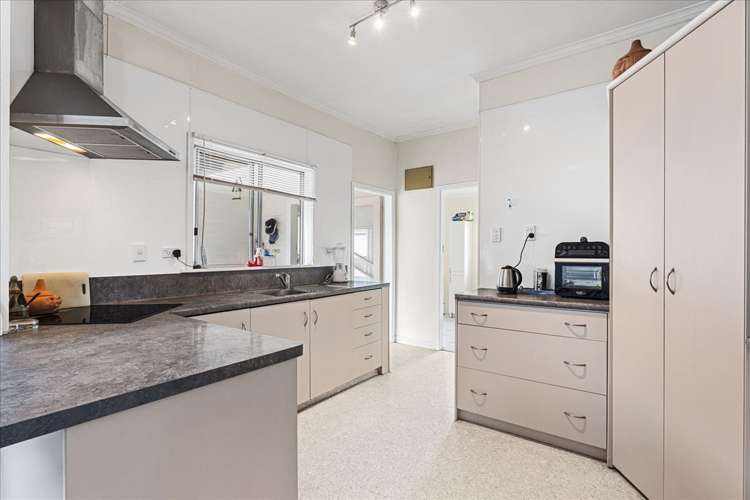 43 North Street Mokau_4