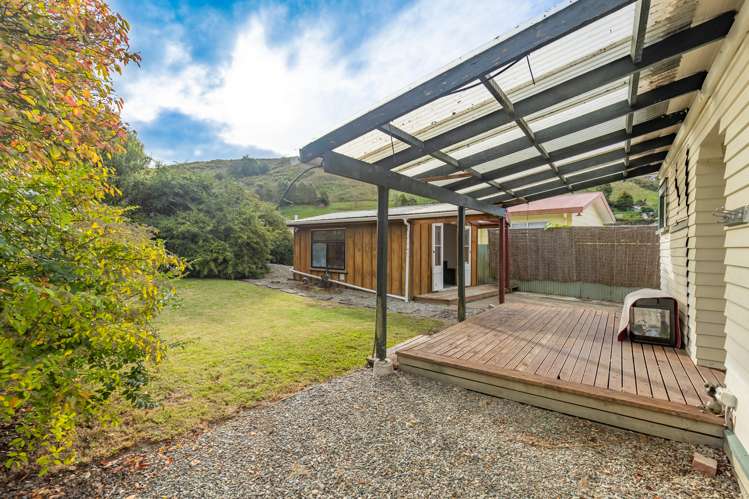 14 Murphy Street Toi Toi_15