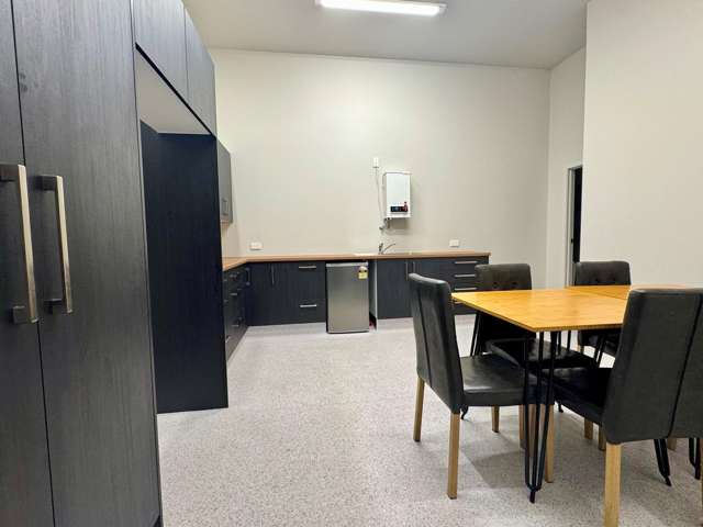 Tenancy 3/18 Karewa Place Te Rapa_4