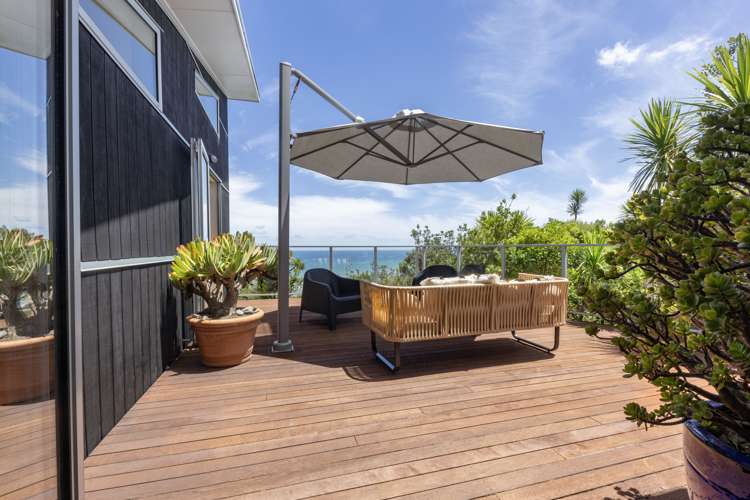 69 Piha Road Piha_11