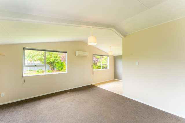 2/23 Baker Street West End_4