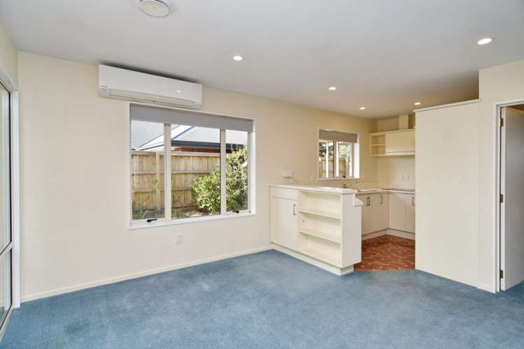 2c Hilton Drive Amberley_5