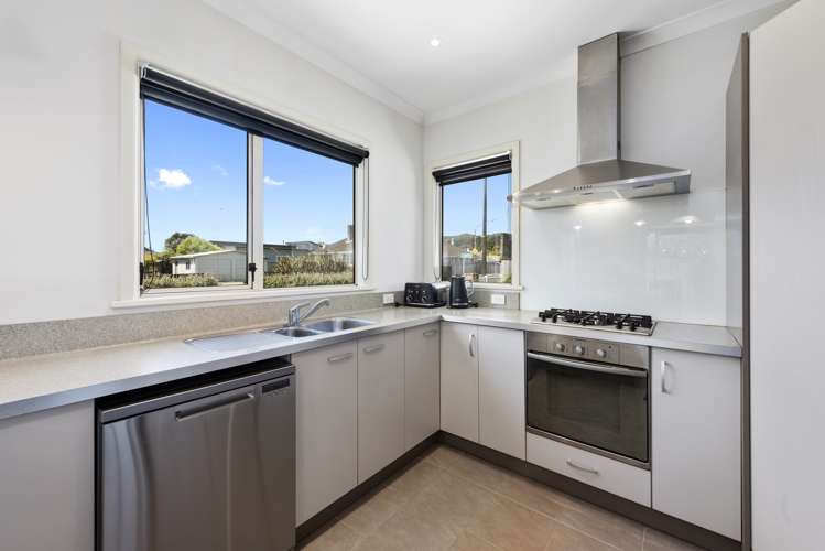 2a Field Street Silverstream_6