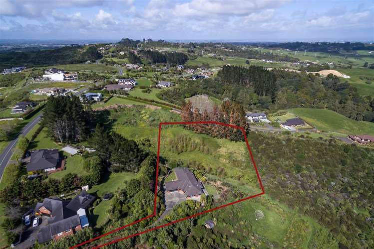 660 Redoubt Road Flat Bush_13