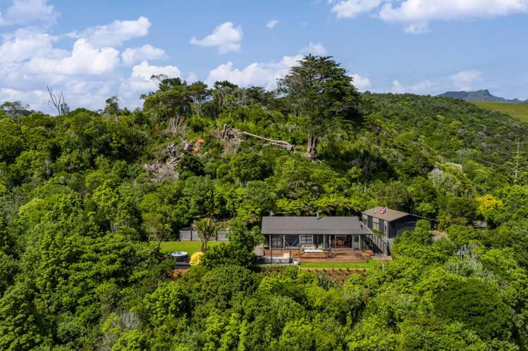 199 Te Hutewai Road Raglan_37