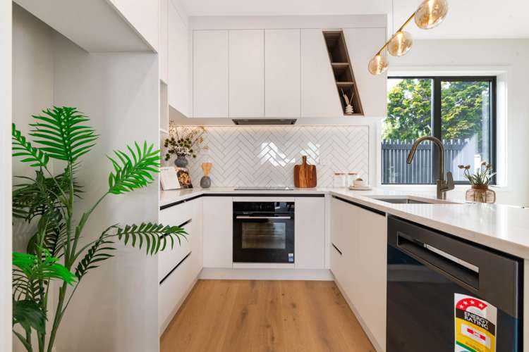 94 Takutai Avenue Half Moon Bay_4