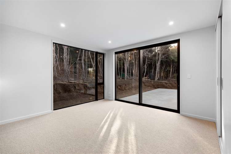 10 Goldie Lane Albert Town_9