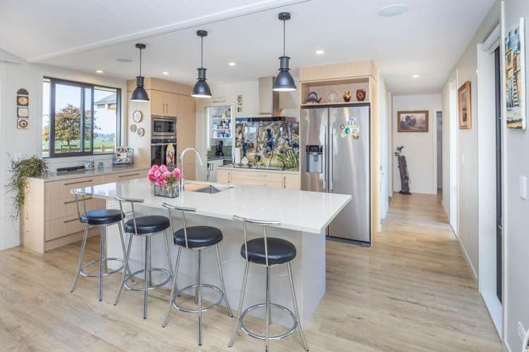 222 Meadway Road Ngahinapouri_9
