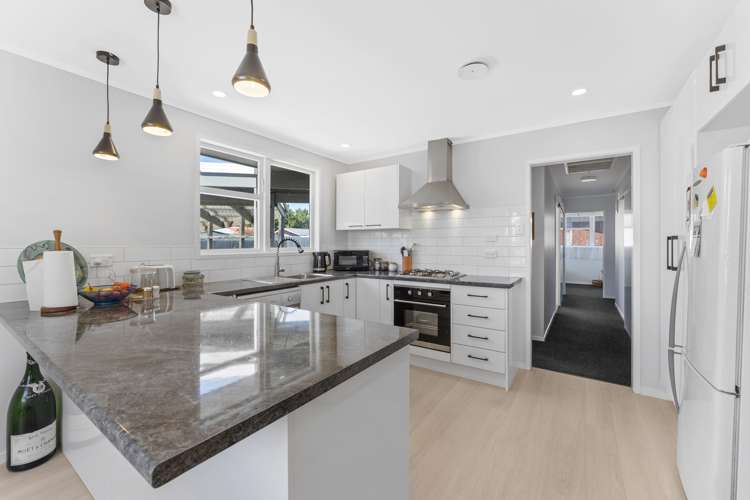 42 Robinson Crescent Westbrook_2