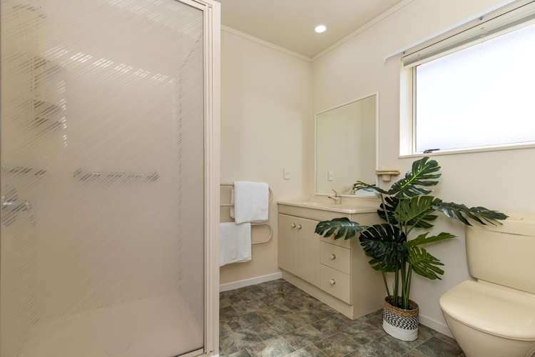 22 Kowhai Grove Raumati Beach_19