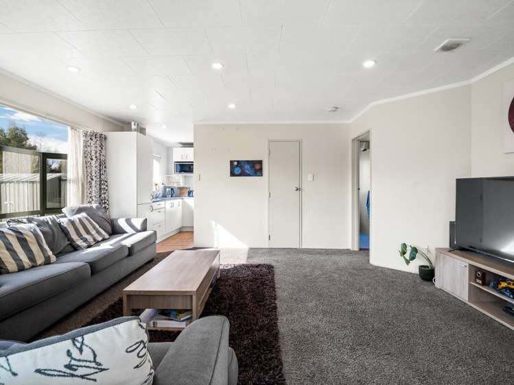 19 Kennard Crescent Karitane_16