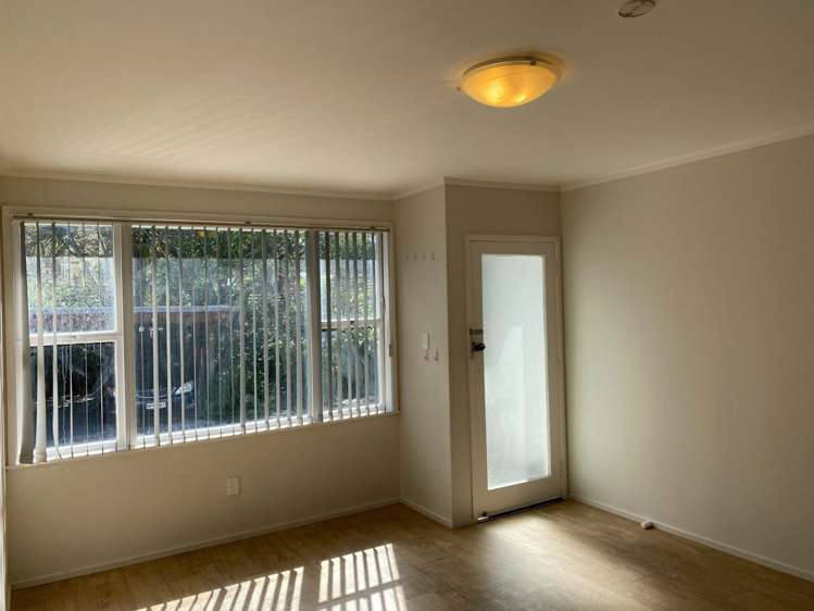 3/134 Edmonton Road Te Atatu South_1