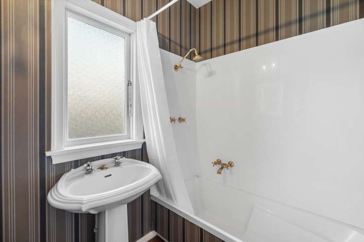 1/2 Barrington Street Somerfield_11