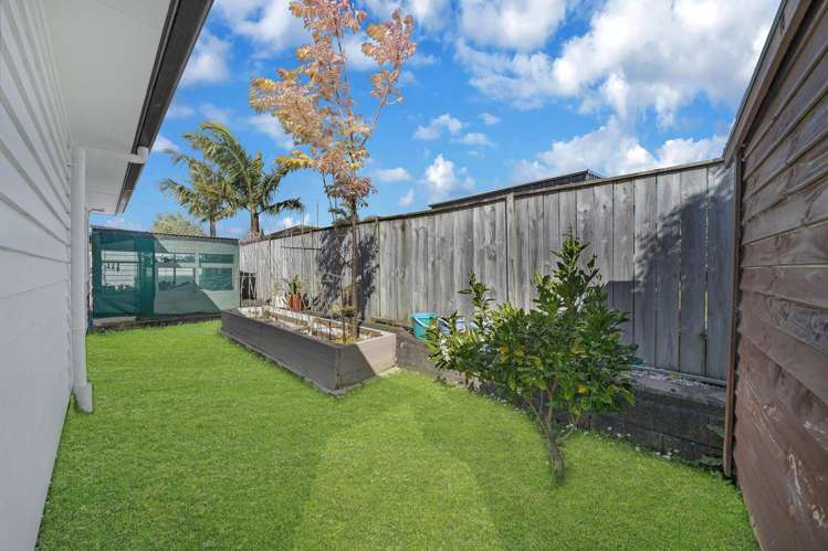 4 Iwinuku Crescent Wattle Downs_25