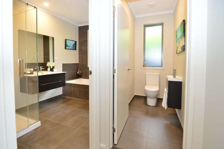 17 Woodridge Drive Stanmore Bay_12