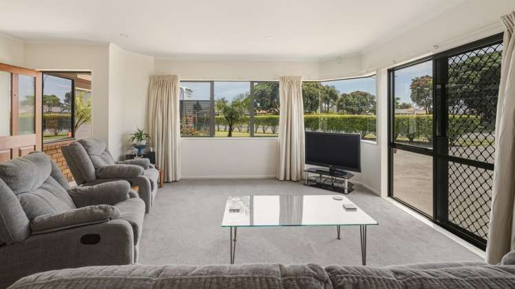 16 Pacific View Road Papamoa_2