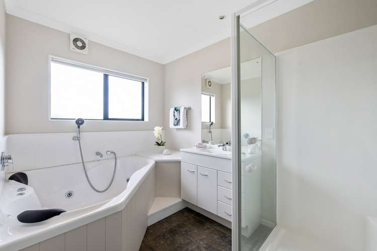 2 Central Park Paraparaumu Beach_16