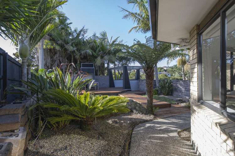 7 William Gamble Drive Greenhithe_16