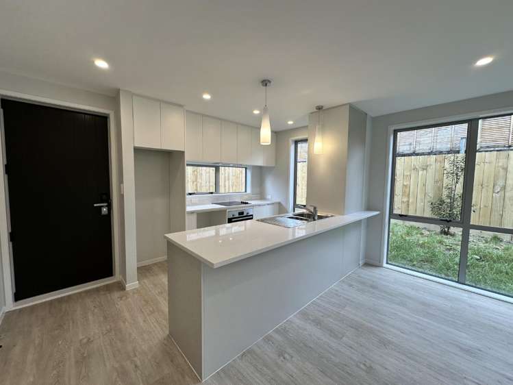 8/51 Wharf Road 1801_5