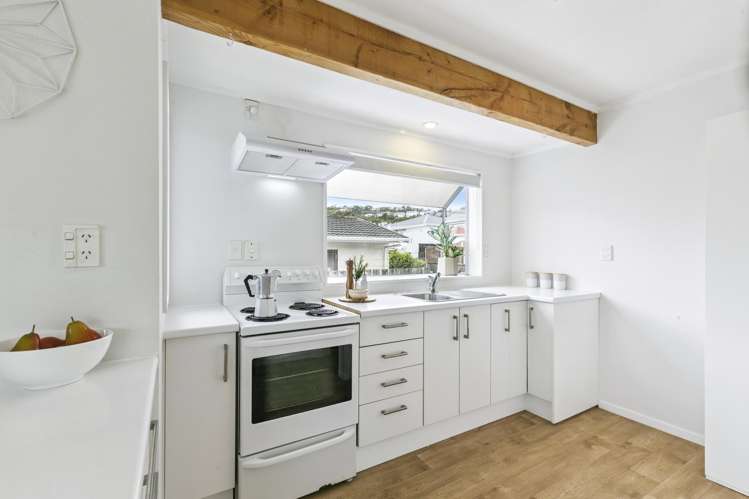 8a Tarawera Road Johnsonville_8