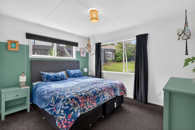 2 Takanini Grove Stokes Valley_9