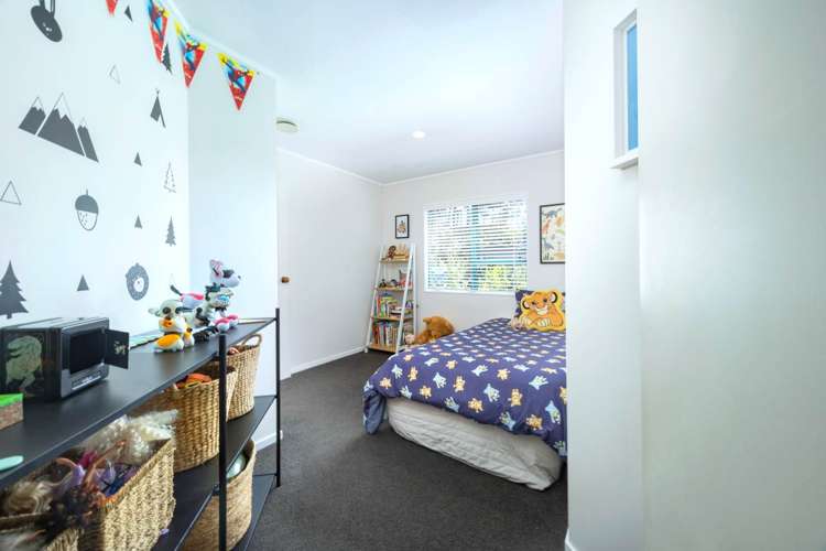 24 Rauhuia Crescent Parau_18