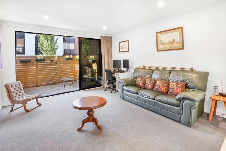 11/182 London Street Hamilton Central_2