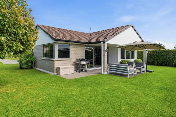 7 Caldera Crescent Pyes Pa_13