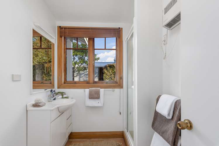 55 Barrett Road Riverhead_18