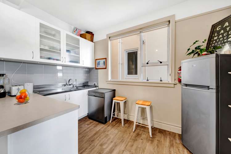 2/127e Saint Aubyn Street New Plymouth Central_10