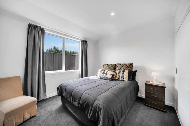 81 Orbell Crescent Te Anau_15