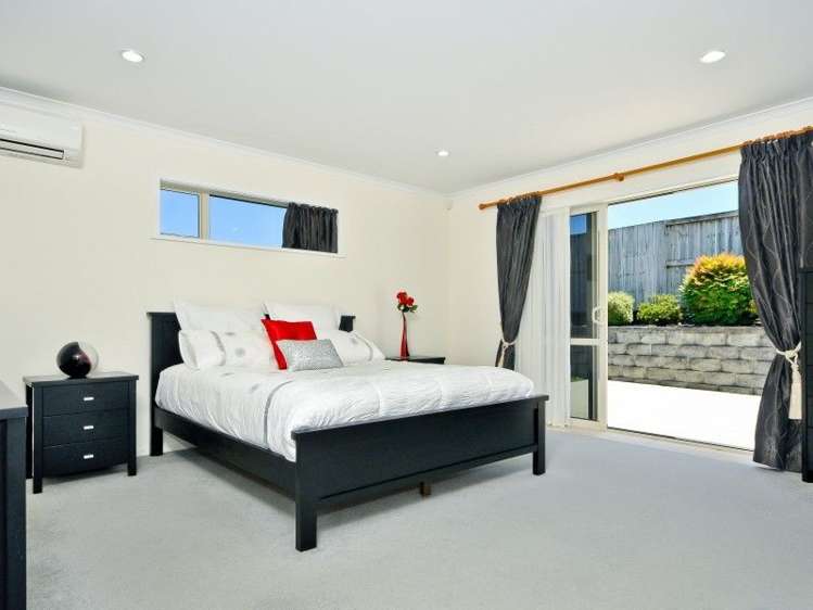 96 Farnborough Drive Grandview Heights_5