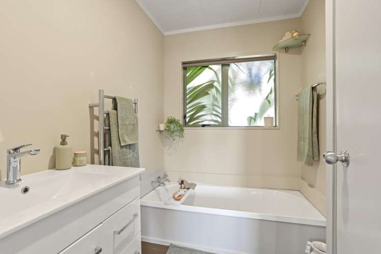 80 Kamara Road Glen Eden_15