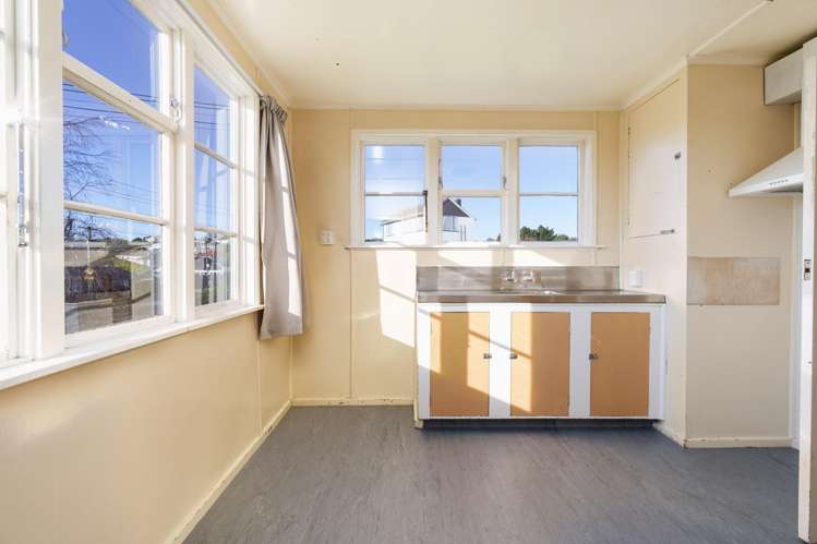 136 Riselaw Road Calton Hill_4