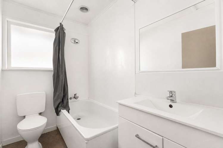 7 Manston Road Mangere_6