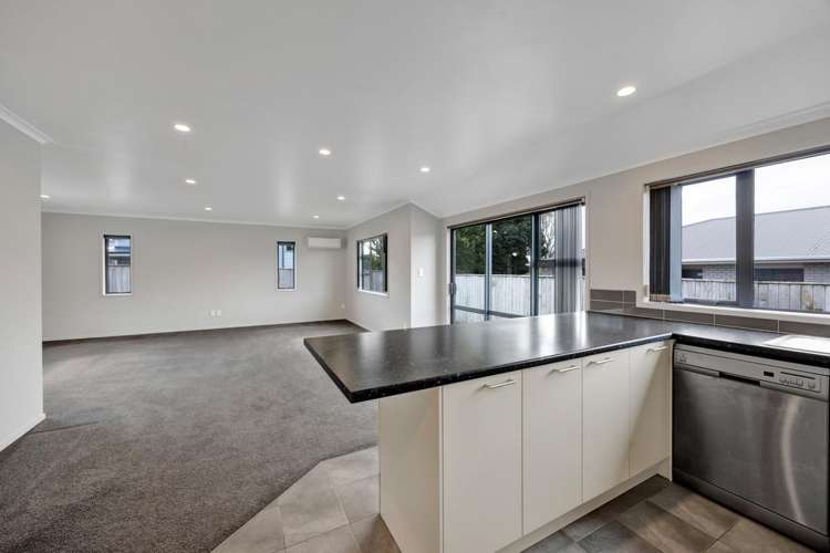 76A Glover Road Hawera_4