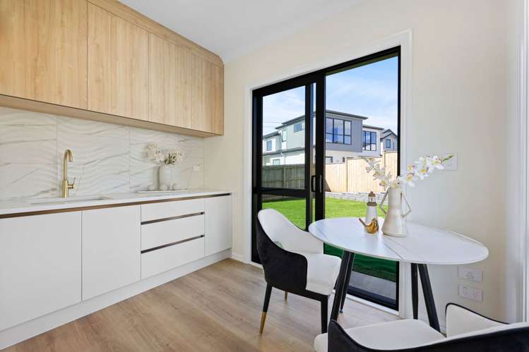 17 Ballyalton Crescent Flat Bush_43