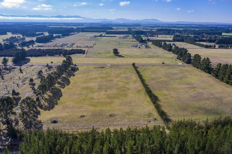 663 Poyntzs Road West Eyreton_17